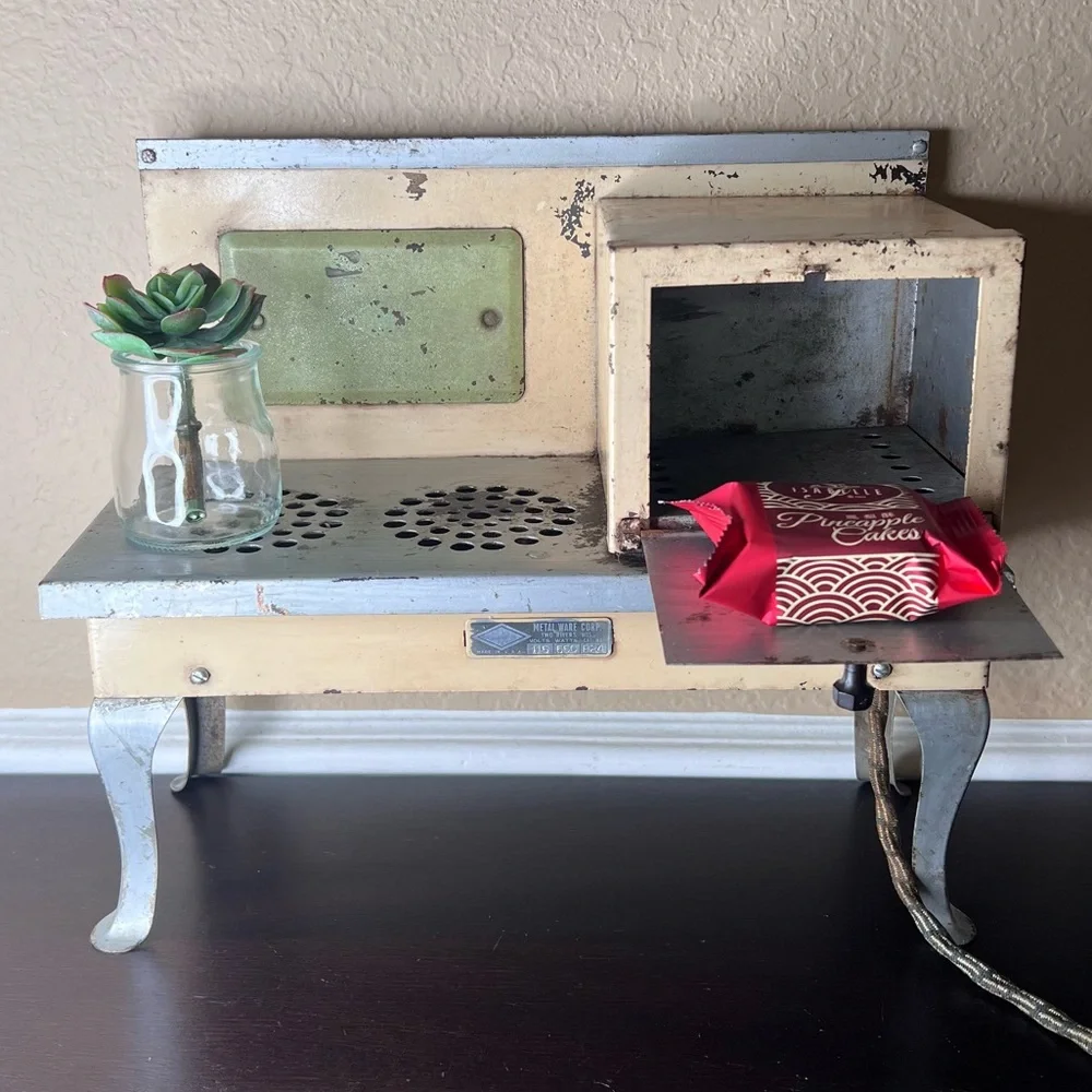 Vintage 1930's Empire B-24 Toy Oven, Metal Ware Corp., Easy Bake Stove, Collecti